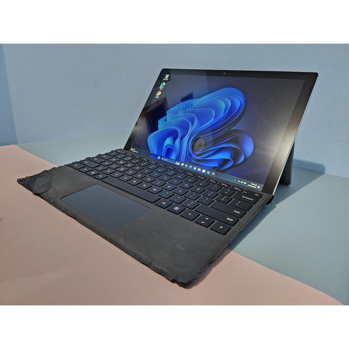 【美品】Microsoft Surface Pro 5(2017年モデル) Surface Pro(第5世代/2017年モデル)レビュー：パワフルなタブレットPC