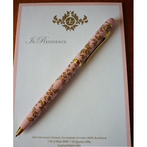 Gambar THE LANGHAM Hotel Ball Point Blue Ink Iconic Pink Leaf pen biru dari bentokidsstore undefined Tokopedia