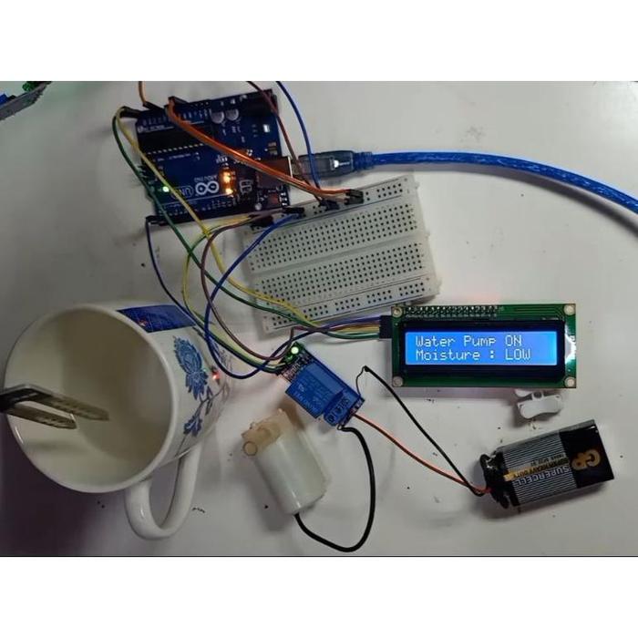 Gambar sistem penyiraman tanaman otomatis Arduino uno sensor kelembaban tanga soil Moisture dimonitoring di LCD 16x2 kit sistem irigasi otomatis Arduino v2 dari Ardusstoree undefined Tokopedia
