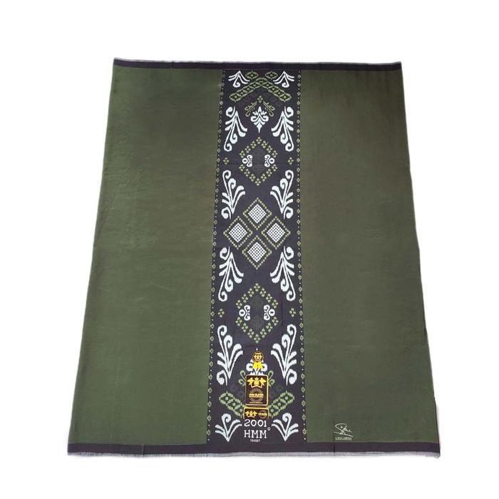 Gambar sarung samarinda merk HMM polos - Hijau army dari PUSAT SARUNG undefined Tokopedia