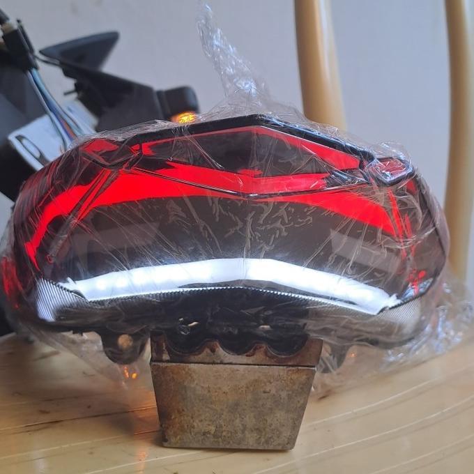Gambar READY STOCK STOPLAMP LAZY VARIO 125/150 LED OLD - Merah - Putih, Flasher dari Fandew_shop undefined Tokopedia