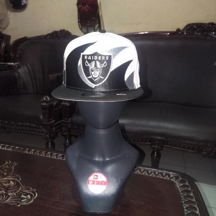 Gambar TOPI SNAPBACK RAIDERS SHARK TOOTH ORIGINAL NEWERA dari HANDWIND STORE undefined Tokopedia
