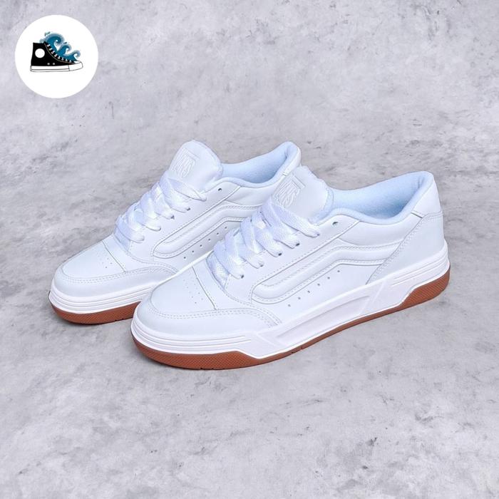 Gambar Sepatu Vans Hylane Chunky Trainers White Gum - 39 dari Sea Of Sneakers Bandung undefined Tokopedia