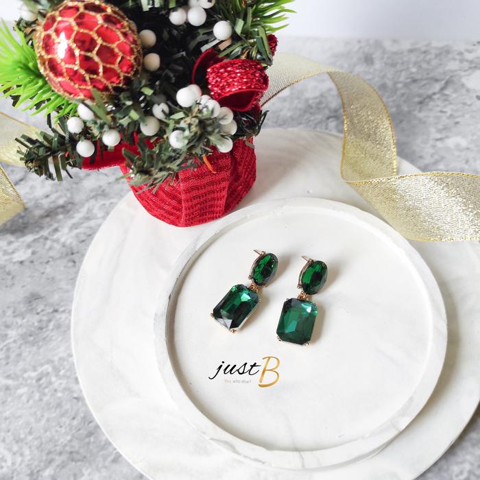 Gambar Anting Natal Red Green Ruby Emerald Elegant S925 Stud Christmas - Emerald dari Just B Aksesoris Fashion undefined Tokopedia