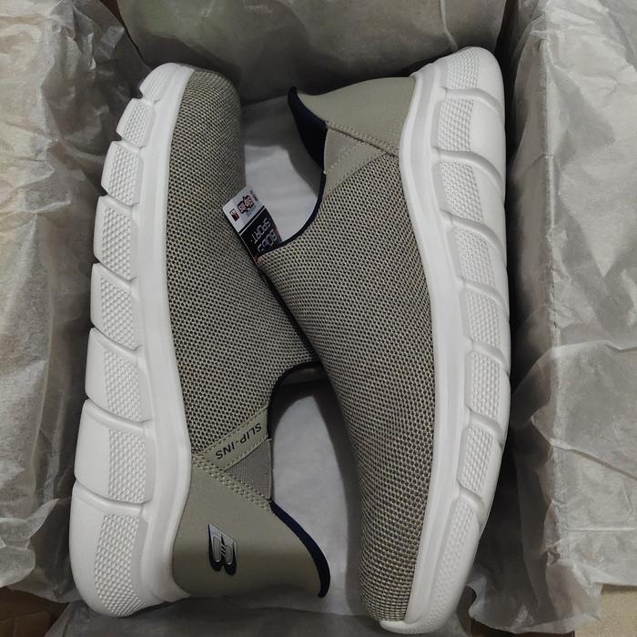 Gambar Sepatu Slip On Pria Alas Kaki Skechers Slip-Ins Bobs B Flex Heights Edge Men's Training Shoes - Taupe US10 dari redigansis undefined Tokopedia