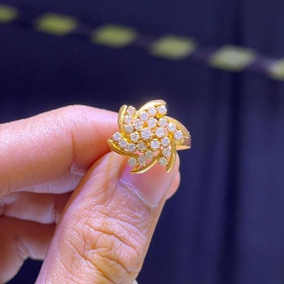 Gambar cincin emas berlian medan model kembang dari TOKOMAS INTERNATIONAL MAYESTIK undefined Tokopedia