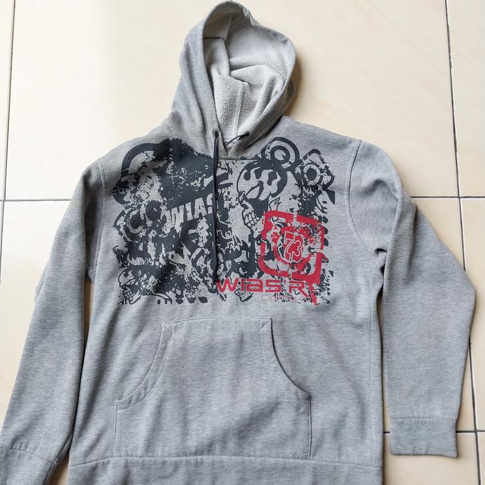 Gambar JUAL SWEATER BEKAS KONDISI BAGUS dari rafiq flora undefined Tokopedia