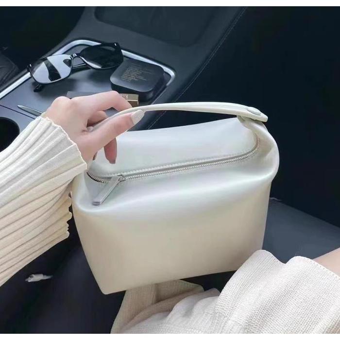 Gambar [READY STOCK] THE ROW CLUTCH BAG LEATHER MINI HANDBAG - C dari distrostore22 undefined Tokopedia