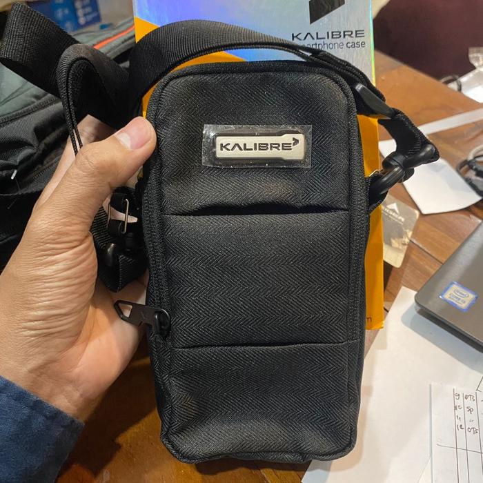 Gambar Tas Hp Selempanng Pinggang Kalibre 928099000 Smartphone Case Original - 928079 blk dari Original Tas Store undefined Tokopedia