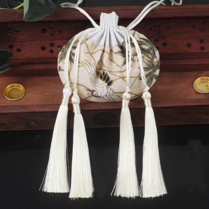 Gambar Poch serut permen tali panjang degan tansel sofernir candy bag - bw dari HOME LIVING LEISURE undefined Tokopedia