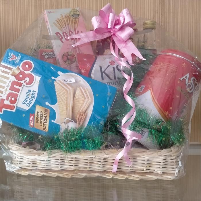 Gambar hampers kue lebaran paket dari Enggal mart undefined Tokopedia