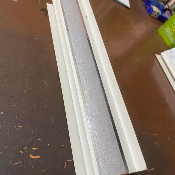 Gambar list tembok pvc list profil pvc motif - ukir gold - Garis Silver dari pondok plafon pvc undefined Tokopedia