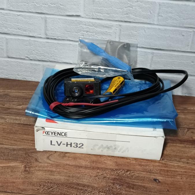KEYENCE LV-NH32 レーザーセンサー 新品未使用デッドストック2台