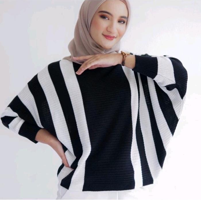 Gambar Sweater Batwings Oversize Premium Zebra Blouse Rajut Knit - Hitam dari Mixmeshop undefined Tokopedia