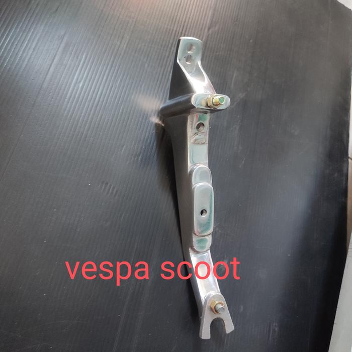 Gambar tiang ban serep ring 10 vespa dudukan ban serep vespa px sprint pts - bagus dari @shika391 undefined Tokopedia