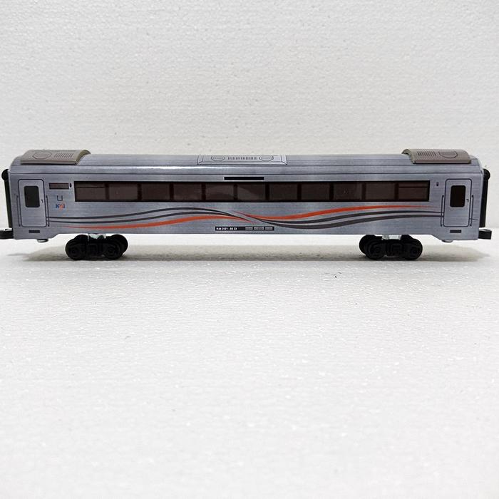 Gambar Kereta Api Indonesia Lokomotif Gerbong ( handmade ) - EKSEKUTIF dari Twins 7272 undefined Tokopedia