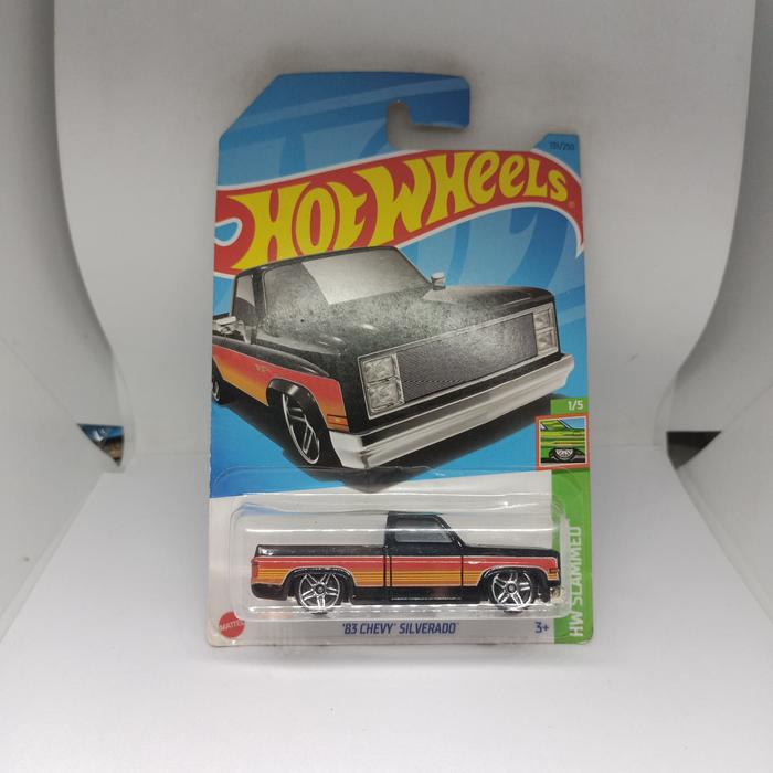 Gambar Hotwheels 83 Chevy Silverado - Hitam dari OVER TARGET undefined Tokopedia