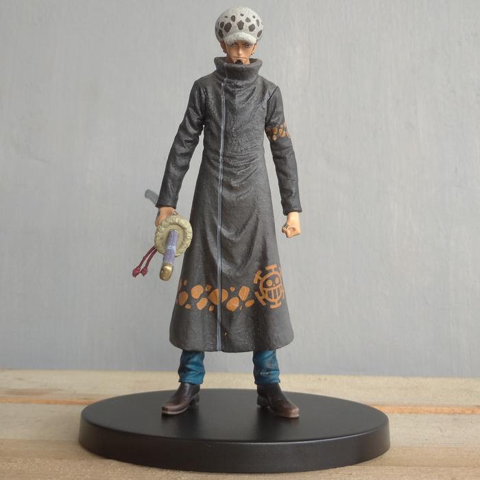 Gambar Action Figure Trafalgar Law One Piece dari DR17 undefined Tokopedia