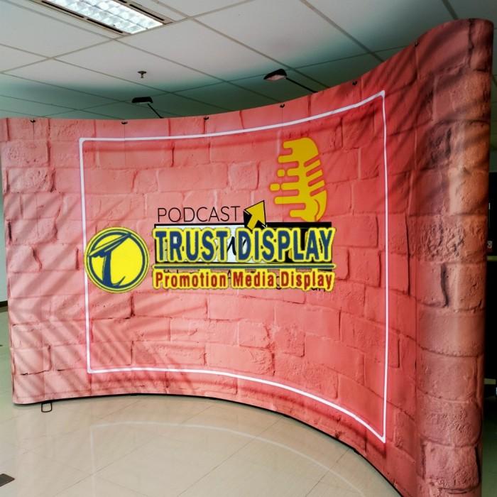 Gambar Backwall | Backdrop Pameran | Backwall Curve : 3x5  (Tanpa Printing) dari TRUST DISPLAY undefined Tokopedia