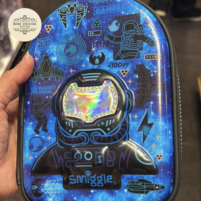 Gambar SMIGGLE HARDTOP PENCIL CASE AUTHENTIC - Bright Astronot dari BEBEDELUXEBOUTIQUE undefined Tokopedia