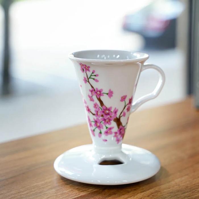 Gambar Coffee Dripper Tarachine Conical Ceramic Sakura Filter Cup Alat Kopi dari Cengli Store undefined Tokopedia