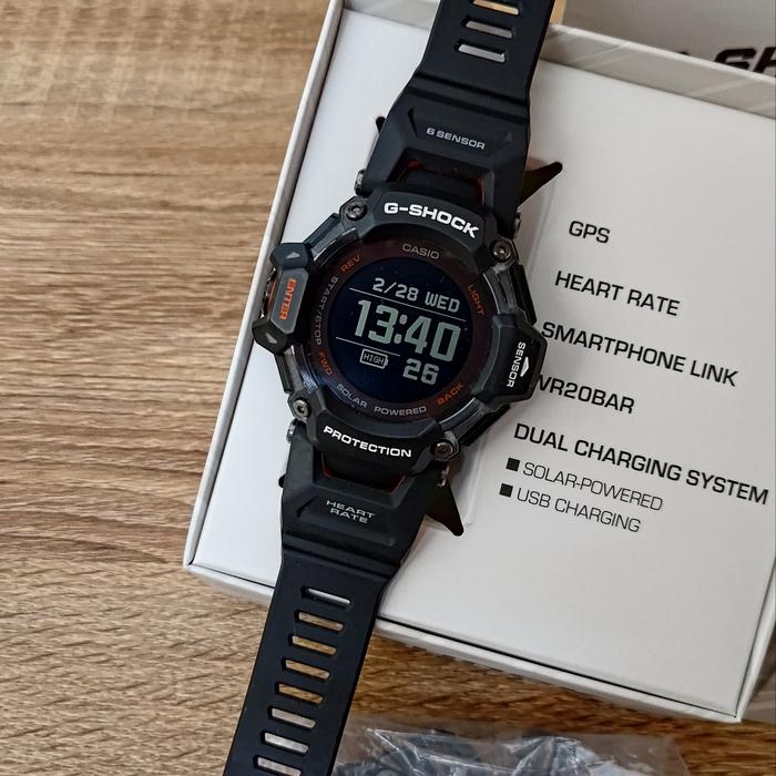 中古美品G-SHOCK GBDH2000（アナログ電波ソーラー腕時計 g ショックの 