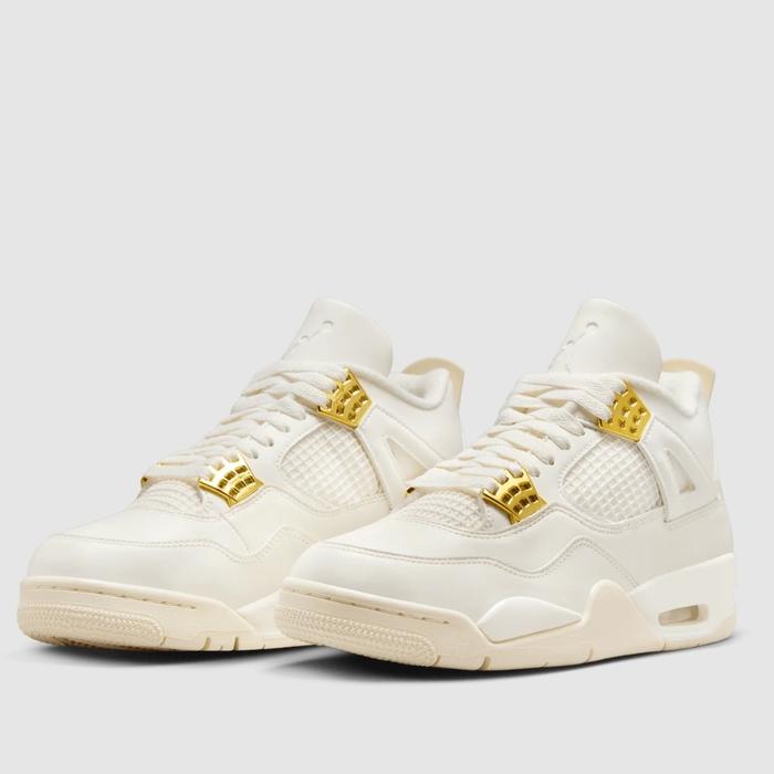 Jual NIKE WOMEN'S SHOES NIKE AIR JORDAN RETRO -SAIL/METALLIC