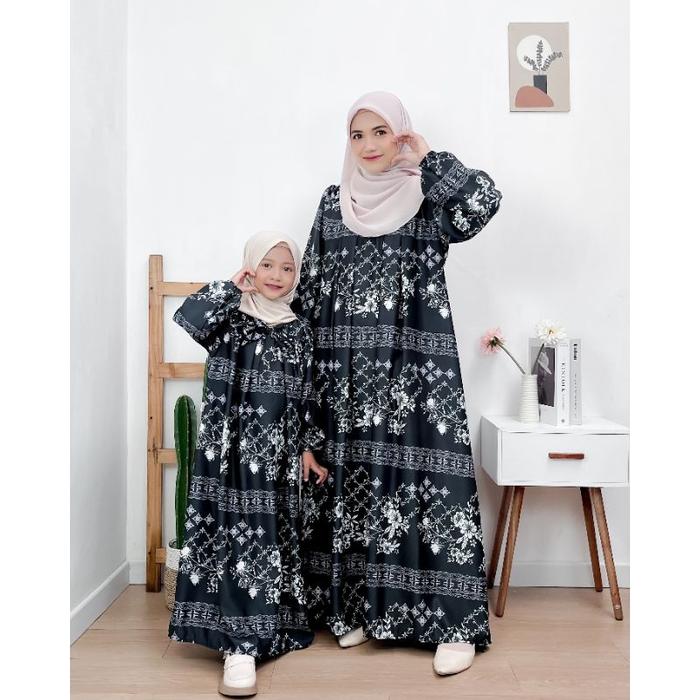 Gambar Gamis Couple Ibu dan Anak - Baju Gamis Mom and Kids Couple - SHANIA CHARCOAL, ANAK 4-5 TAHUN dari Bajugamisanak undefined Tokopedia