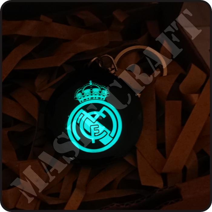 Gambar Gantungan Kunci / Keychain Real Madrid CF - Glow In The Dark - Putih-Tosca dari Masif Craft Official Store undefined Tokopedia