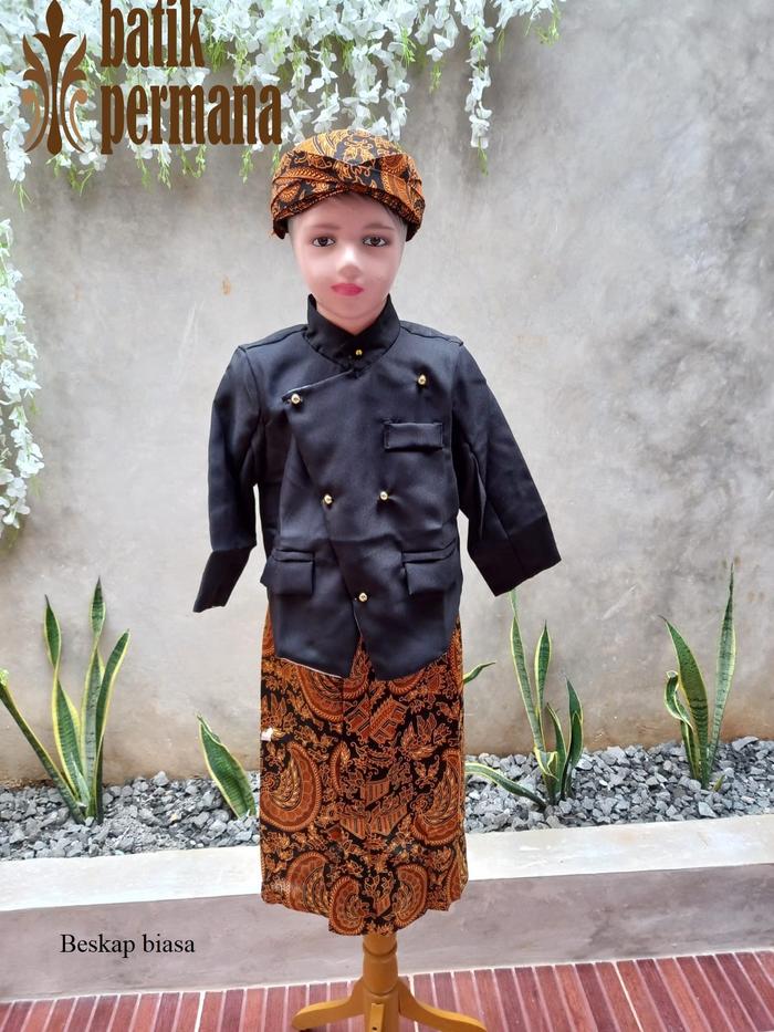 Gambar Baju Adat Jawa Tengah Kota Solo anak anak - Beskap biasa, Paud dari Batik Permana undefined Tokopedia