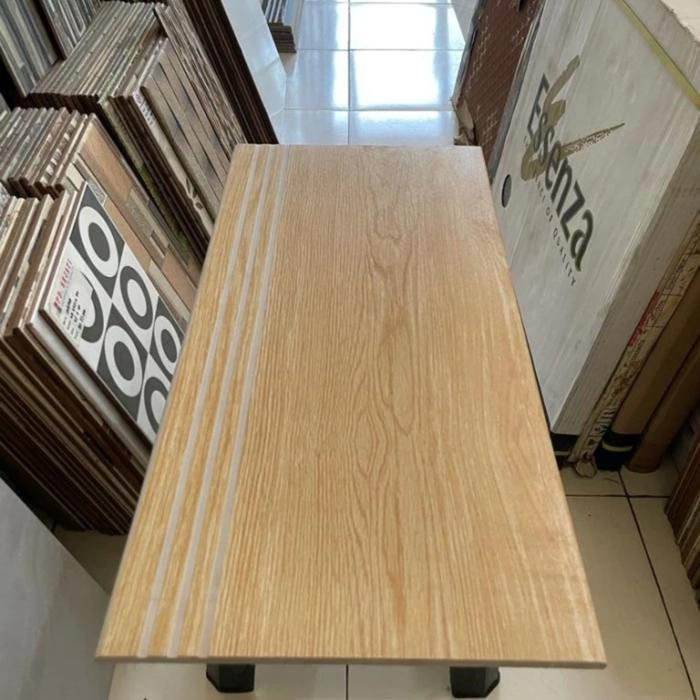 Gambar GRANIT MOTIF KAYU 30X70 18x70TANGGA MOTIF KAYU STEPNOSING dari SUPLAYER TANGGA undefined Tokopedia