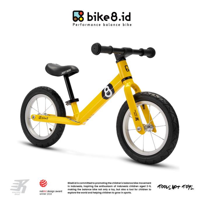 bike8 balance bike black