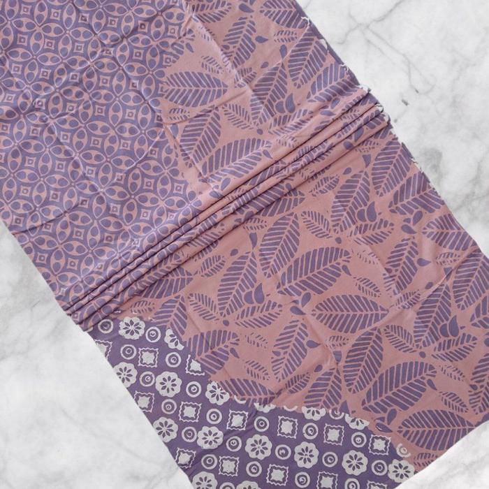 Gambar Kain Batik Cap Handmade Motif Pola Tiga Dimensi Serian Ungu Milo Soft dari Beautique Batik Aini undefined Tokopedia