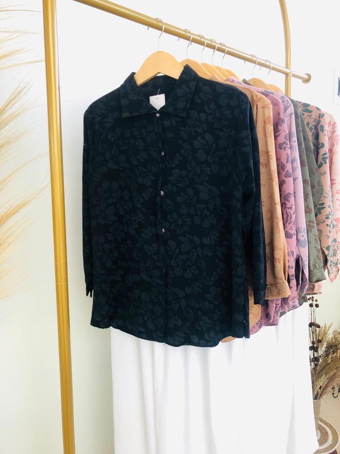 Gambar Setelan Muslim Wanita Ciara Set Kemeja Kulot One Set Motif - Hitam dari Tazkia Hijab Store undefined Tokopedia