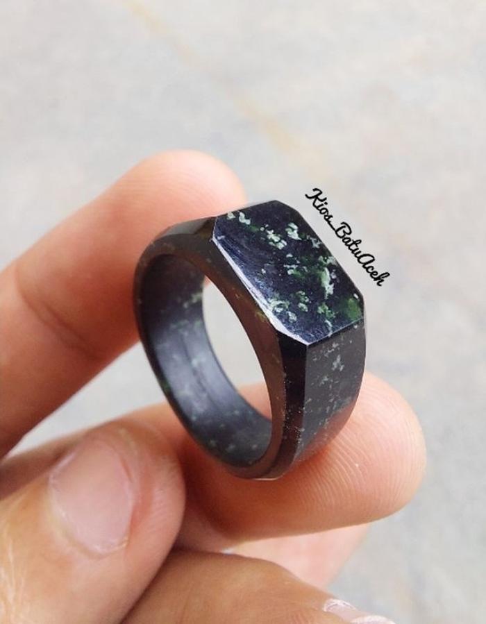 Gambar Cincin Batu Giok Black Jade Original Asli Aceh Cutting Segi Lima - Loreng Persegi, 10 dari Kios Batu Aceh undefined Tokopedia