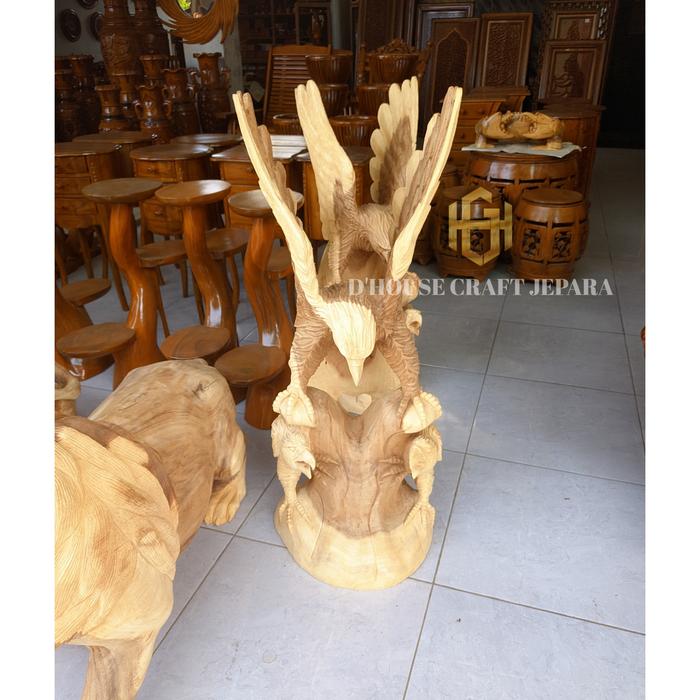 Gambar Patung Elang Kayu Suar Dekorasi Ruangan Tinggi 100cm dari D'House Craft Jepara undefined Tokopedia