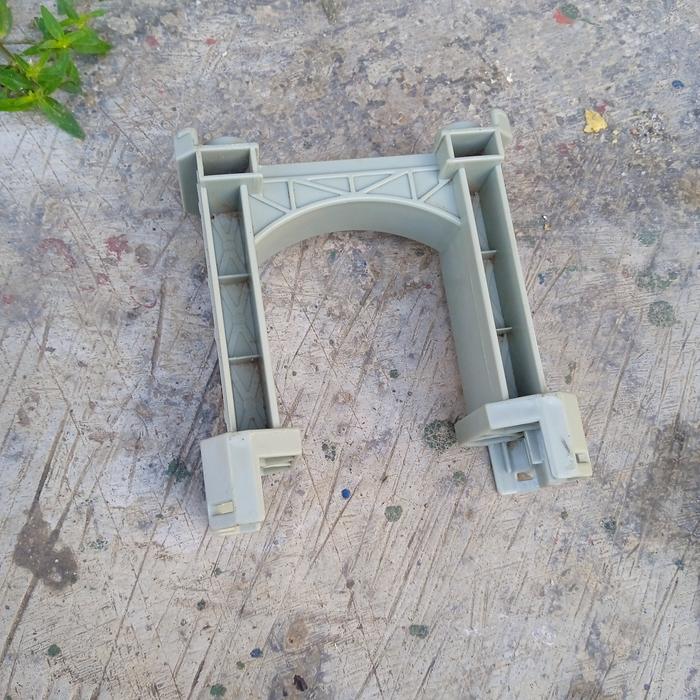 Gambar Tiang Girder Chuggington Stack Track Ludorum Takara Tomy - Abu2 9 cm dari PlarailTrackmaster undefined Tokopedia