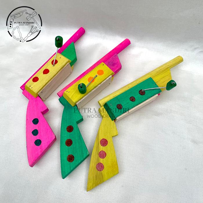 Gambar Mainan Anak Pistol Kayu Mainan Etek Jadul Tembakan Kayu Tradisonal - Warna dari Putra Mandiri Wood Craft undefined Tokopedia