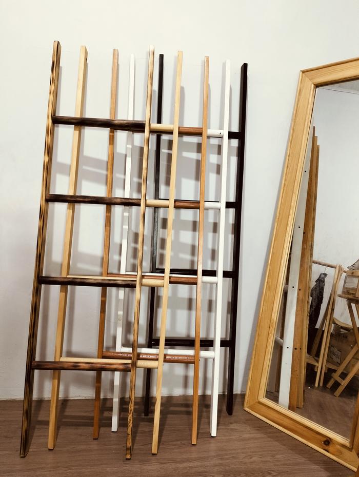 Gambar Tangga kayu / Tangga hias jati belanda / Tangga Dekorasi - Bakar / Burned dari wodca homedecor undefined Tokopedia