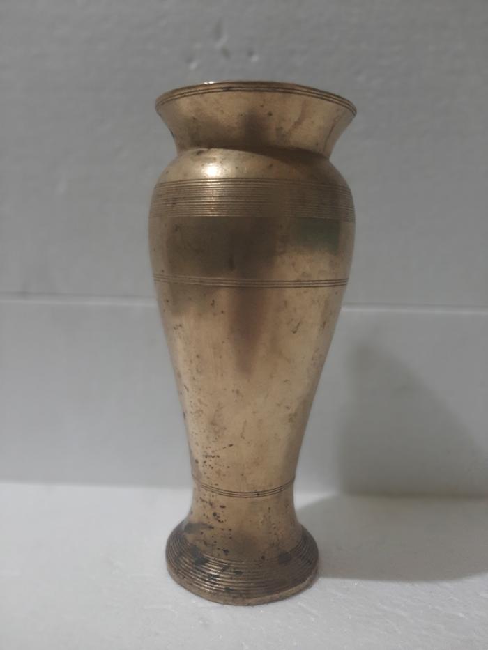 Gambar Vas bunga kuningan jadul dan lawas - Vas bunga 1 dari Patilasan Bandung undefined Tokopedia