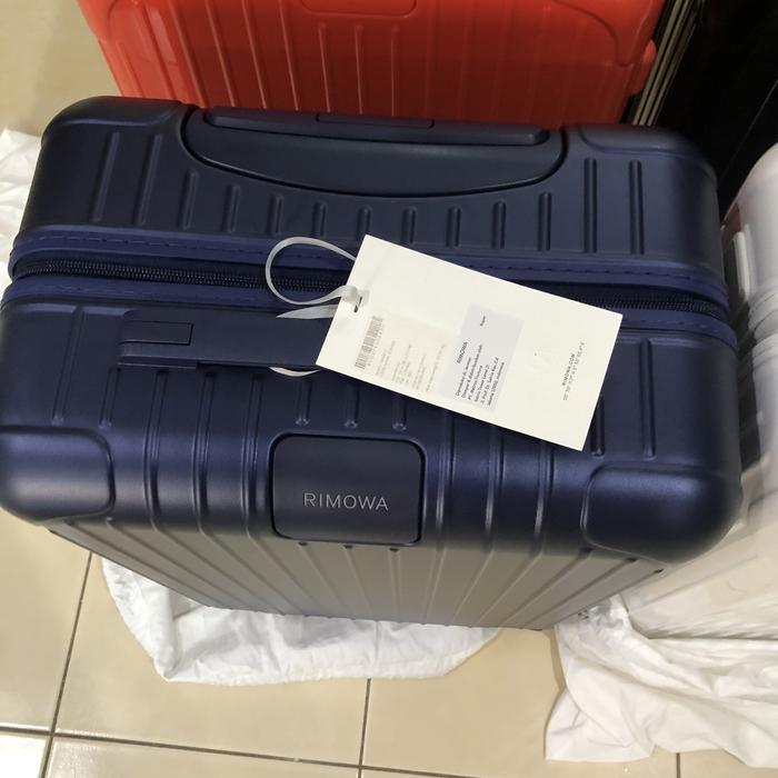 Gambar koper rimowa essential cabin size 36 L auththentic 100% original - matte blue dari Thor Shops undefined Tokopedia