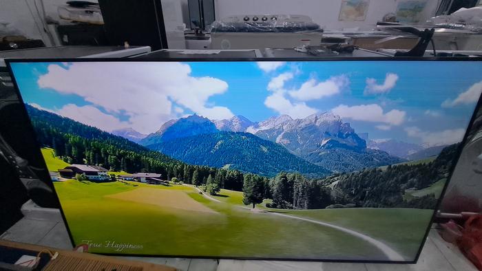Gambar SAMSUNG 70” UHD 4K Smart TV RU7100 Series 7 (2019) - UA70RU7100K - UNIT 1 FOTO 1 dari Samsung Grade undefined Tokopedia