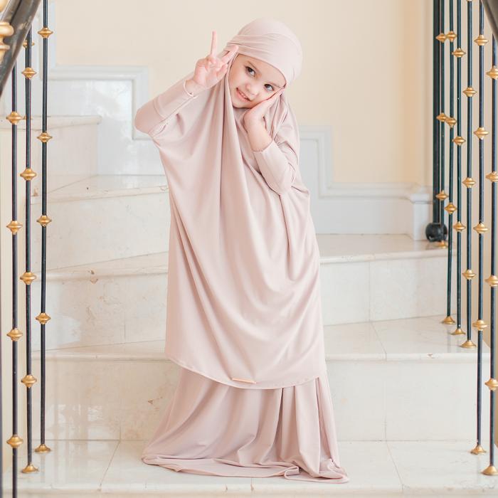 Gambar Lozy Hijab - Shameera Prayer Set Kids (Mukena Jersey Lozy x Hamidah) - Wheat, 3-4th dari Lozy Hijab undefined 5 Tokopedia