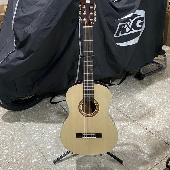 Gambar Gitar Akustik Classic Klasik Allegro type CS Original Senar Nylon - CS 3/4 dari A&R Musik Bandung undefined Tokopedia