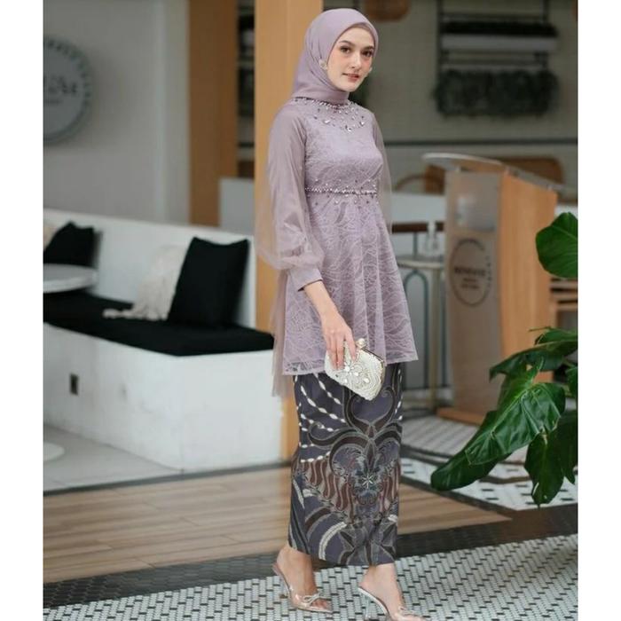 Gambar Setelan Kebaya Brokat Modern Atasan Wanita Remaja Baju Wisuda Kekinian - Mauve dari Batik Gong undefined Tokopedia