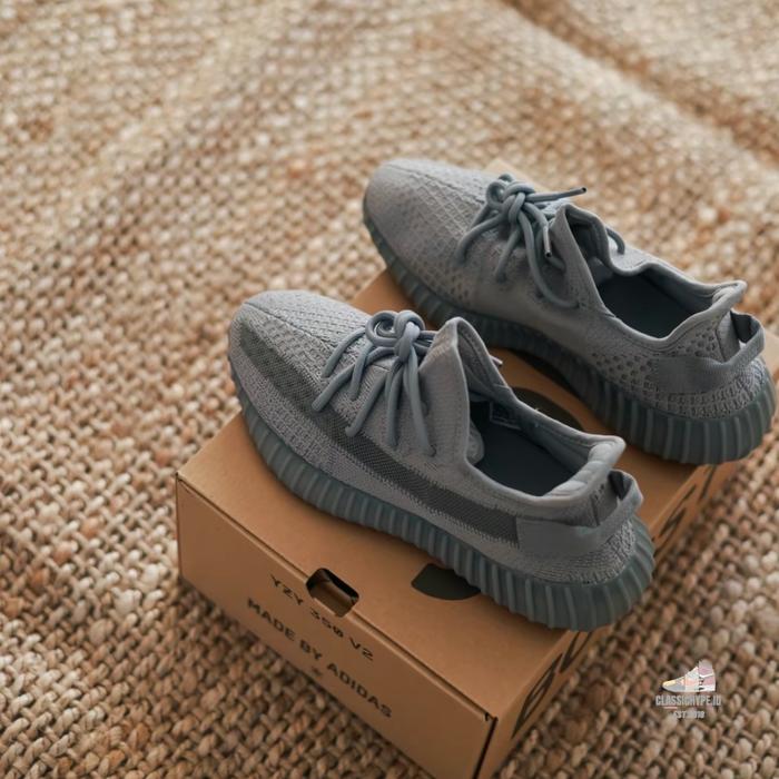 Jual Yeezy Boost 350 V2 Steel Grey 100% Original 40 Kota Medan