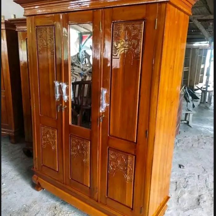 Gambar lemari pakaian kayu jati asli 3 pintu kaca - natural jati, 150/50/200 dari Cantika jaya furniture undefined Tokopedia