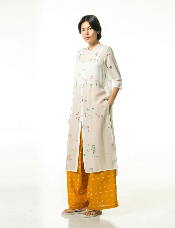 Gambar Baju Panjang Rimba Tencel Material Sejauh Mata Memandang - Putih, S/M dari CNL Shopper undefined Tokopedia