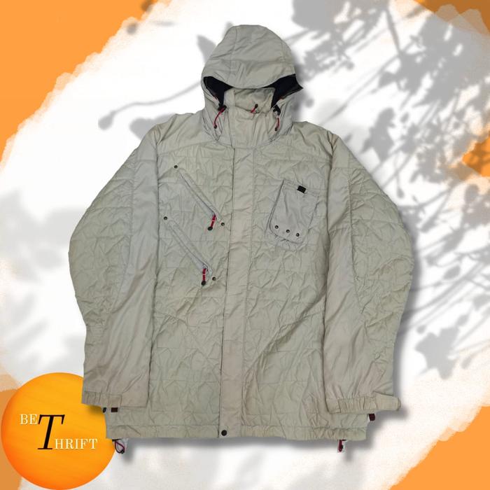 Gambar Preloved pemakaian pribadi Snowboard Cliff Edge dari bet_thrift undefined Tokopedia