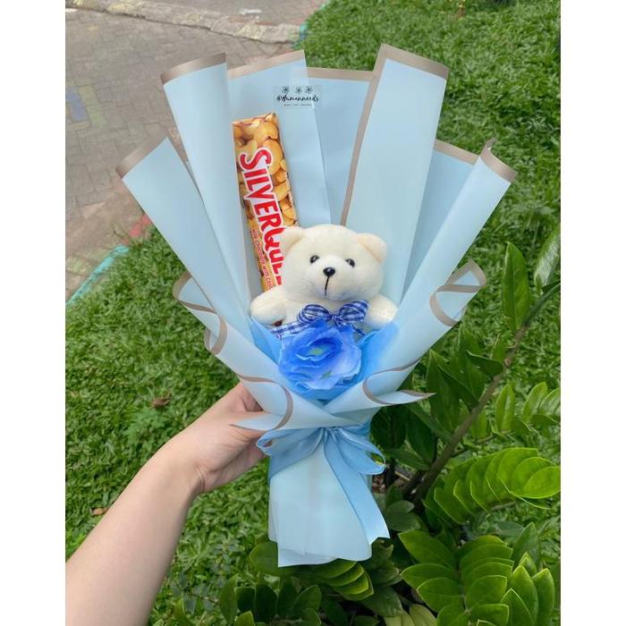 Gambar [LANGSUNG JADI] Buket Bunga Teddy dengan Cokelat Silverqueen 65Gr | - Biru, INSTANT/OJOL dari rivanstore11 undefined Tokopedia